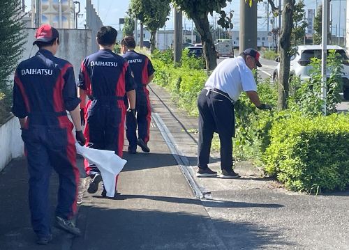 群馬ダイハツ 城南センター 地域清掃